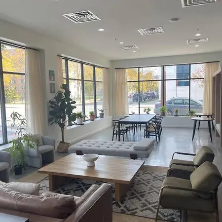 Flexible Room Choices & Modern Amenities !
